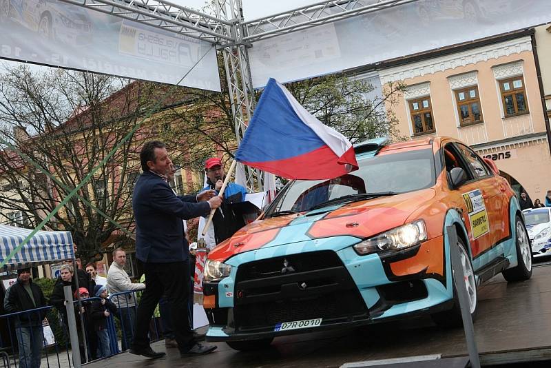 Start 35. ročníku Valašské rally ve Valašském Meziříčí.