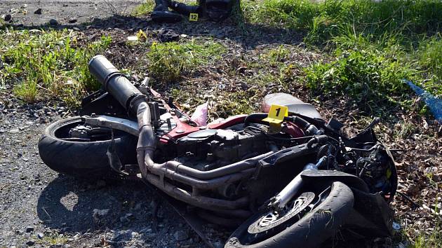 Při tragické dopravní nehodě zemřel v sobotu 6. května 2017 u Valašského Meziříčí třiatřicetiletý motocyklista.