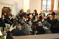 Charitativní velikonoční koncert ve Vsetíně si nenechaly ujít desítky milovníků hudby.
