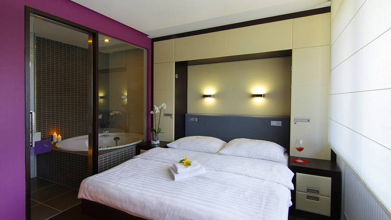 Pokoj suite spa v hotelu Lanterna.