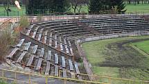 Zastupitelé města Vsetína schválili na zasedání v úterý 11. dubna 2017 koupi areálu, kde stojí bývalý fotbalový stadion na Ohradě.