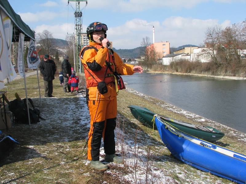 Otevírání Bečvy ve Vsetíně