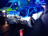 Čtyři zranění u srážky dvou aut ve Vsetíně.