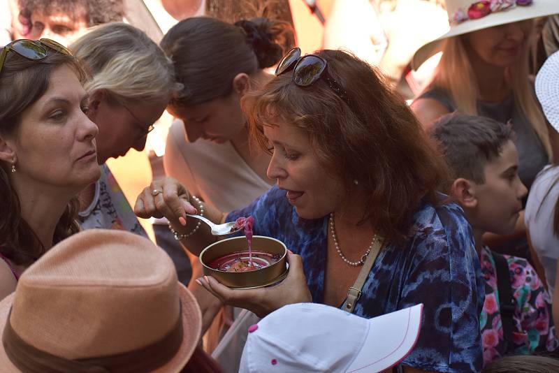 Garden Food Festival Rožnov pod Radhoštěm. Kuchařská show Radka Kašpárka.