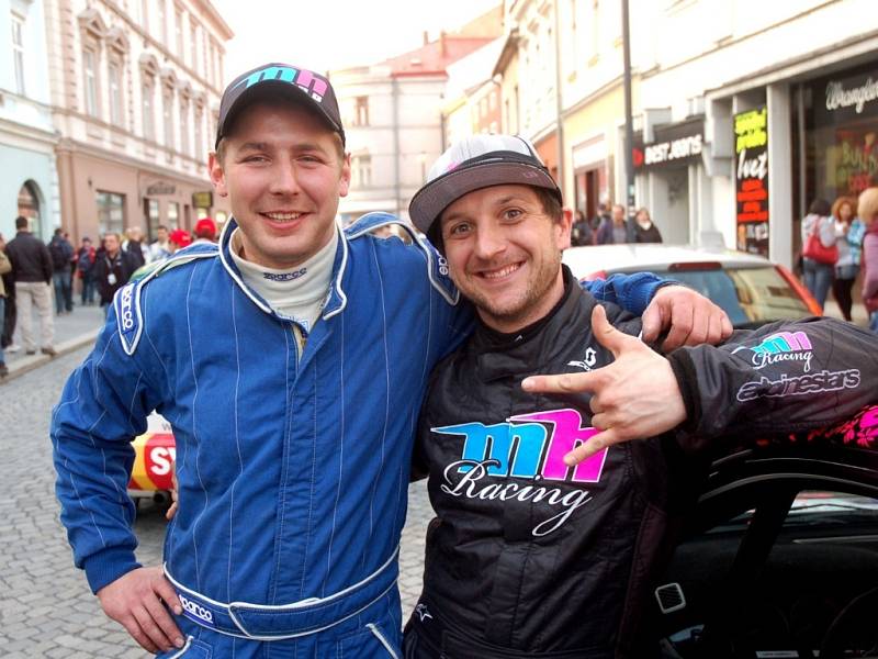 Bonver Valašská rally 2012 – start na náměstí ve Valašském Meziříčí.