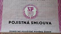 Pojistku na pohřeb žehem uzavřela paní Ludmila z Valašska, dnes žijící na Ostravsku, v roce 1961.