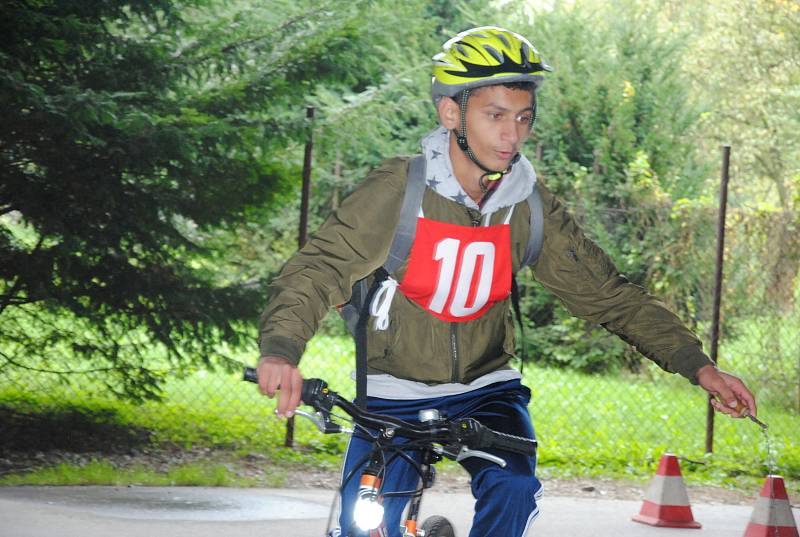 Sluchově postižení cyklisté zápolí ve dnech 5. a 6. října ve Valašském Meziříčí v mezinárodní dopravní soutěži.