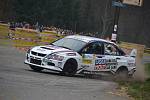 Posádka JP Motorsport teamu Pešl - Pešek na trati Valašské rally 2014. 