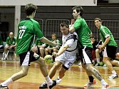 Házenkáři Zubří (v zeleném zleva Pernica, Stržínek, Jurka) ve Slovinsku prohráli v tomto utkání s Mariborem i s pak s Koperem. Porazili jen rakouský Barnbach-Koflach.