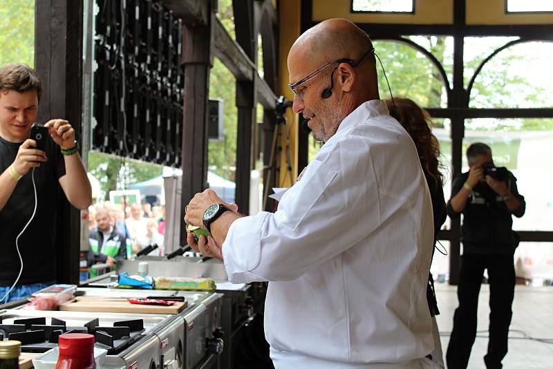 Premiérovým Garden Food Festivalem ožil Rožnov pod Radhoštěm ve dnech 30. června až 1. července 2018. Hlavní hvězdou festivalu byl známý šéfkuchař Zdeněk Pohlreich.