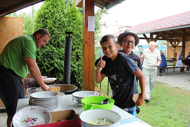 V sobotu 19. srpna 2017 se v Jablůnce uskutečnil třetí ročník akce s názvem Den medu a písniček. Návštěvníci si užili bohatý program včetně ochutnávky medů, z nichž vybírali ten nejlepší.