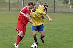 Fotbalisté Kateřinic (žluté dresy) sice v zápase proti Dolnímu Němčí prohrávali, ale potom předvedli střelecký koncert. Zvítězili 6:1 a poslali soupeře na dalekou cestu domů. 