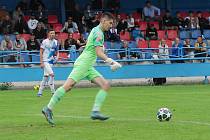 Fotbalisté Vsetína (modrobílé dresy) doma zdolali HFK Olomouc 3:1.