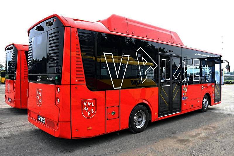 Vozový park společnosti TGM Holding, která provozuje MHD ve Valašském Meziříčí, doplnily od 1. září 2022 dva nové midibusy.