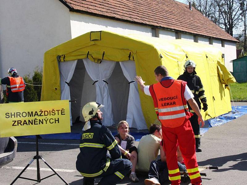 Speciální cvičení základních složek IZS v obci Zubří.