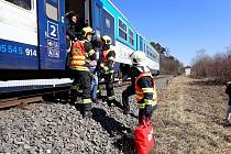 Ve Valašském Meziříčí - Hrachovci se v pondělí 14. března 2022 srazilo nákladní auto s vlakem. Nikdo se nezranil.