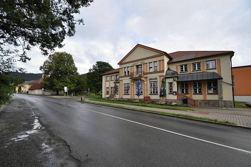 Halenkov - Lidový dům (hotel a restaurace) prošel celkovou rekonstrukcí. Obec jej nyní provozuje sama.