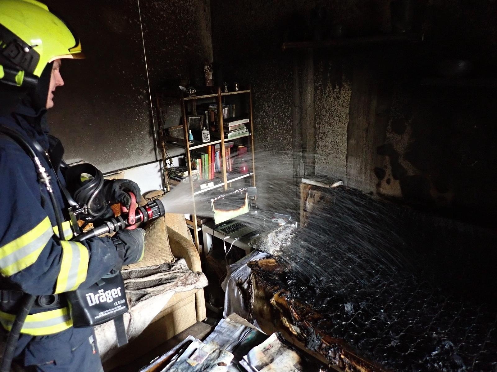 Požár v bytovém domě v Rožnově pod Radhoštěm nepřežili domácí mazlíčci -  Valašský deník