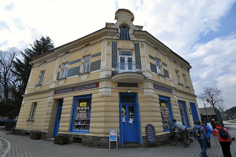 Velké Karlovice - Grossmannův dům na rozcestí Soláň.