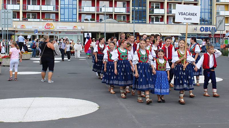 Desátý ročník Mezinárodního folklorního festivalu Vsetínský krpec