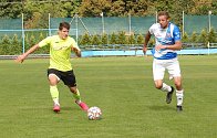 Fotbalisté Vsetína (v modrobílých dresech) v sobotu porazili Skaštice 3:0.