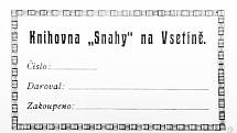 Štítek lepený do knih knihovny Vzdělávacího spolku Snaha