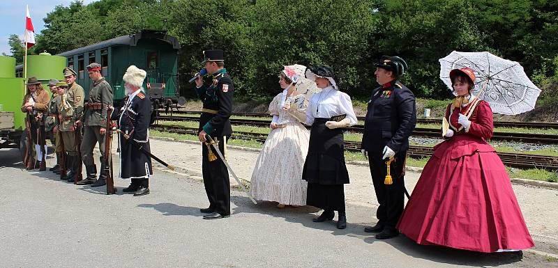 Na nádraží ve Valašských Kloboukách připomněli členové klubů vojenské historie stovkám diváků dobu 1. světové války.