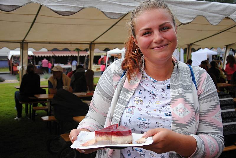 Návštěvnice festivalu Love Food, který byl už pošesté součástí tradičních Zašovských slavností; sobota 7. září 2019