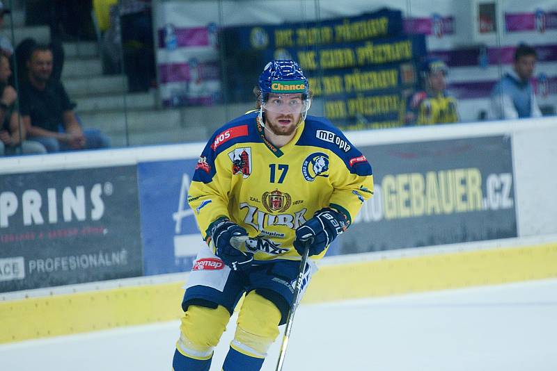 Hokejisté Přerova na úvod sezony přivítali v derby Prostějov. Radek Číp. Foto: Deník/Jan Pořízek