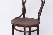 Židle č. 14: světlo světa spatřilo poprvé v roce 1859 a od té doby se jí vyrobily desítky milionů kusů. Jedná se o vůbec první Thonetovu židli, která byla konstruována pro průmyslovou velkovýrobu.