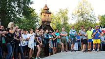 Součástí programu Mezinárodního folklorního festivalu Rožnovské slavnosti byly také Valašské hry. O první místo bojovalo v několika disciplínách osm folklorních souborů.