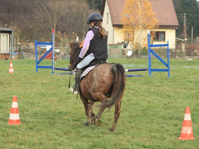 Pátá huslenská Hubertova jízda se nesla v duchu recese i úctyhodných výkonů.