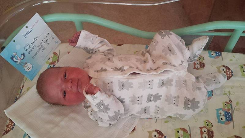 Prvním miminkem roku 2017 na Valašsku je Filip z Valašského Meziříčí.