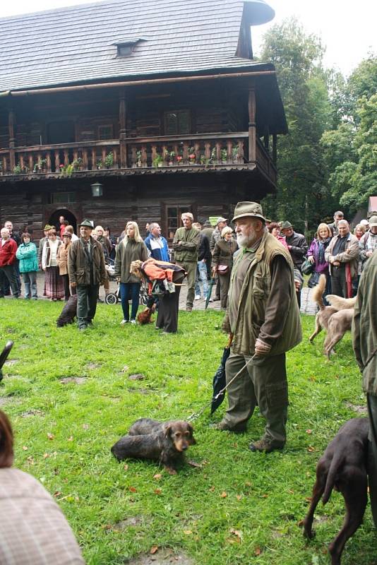 V rožnovském skanzenu oslavovali myslivci devadesáté výročí svého založení 