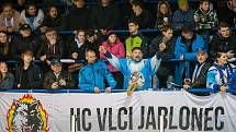 Šesté kolo kvalifikace o WSM ligu, zápas mezi týmy HC Vlci Jablonec nad Nisou a VHK ROBE Vsetín, se odehrálo 13. dubna na zimním stadionu v Jablonci nad Nisou. Na nsímku fanoušci Jablonce.