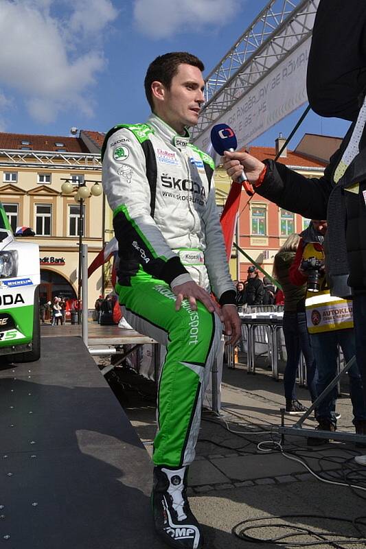 Úřadující domácí šampion Jan Kopecký ovládl stylem start - cíl úvodní podnik TrueCam MČR v Rally - 36.Janča Valašská Rally Valmez 2017. Druhého v cíli Václava Pecha porazil o více než minutu.