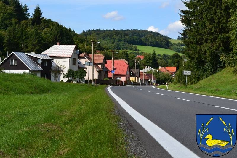 Prlov v neděli 4. srpna získal Oranžovou stuhu za spolupráci obce a zemědělského subjektu. Starosta Prlova přijal ocenění za druhé místo v soutěži Vesnice roku Zlínského kraje 2013. 