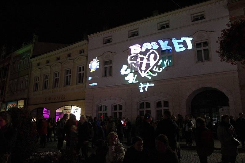 Premiérový Festival světla se konal v pátek 15. září 2017 ve Valašském Meziříčí. Návštěvníci si užili noc plnou světelných show, videomappingu, virtuální reality a koncertů.