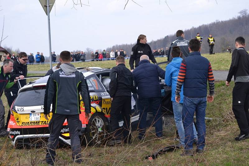 Účinkování Miroslava Jakeše na Valašské rally ukončila havárie