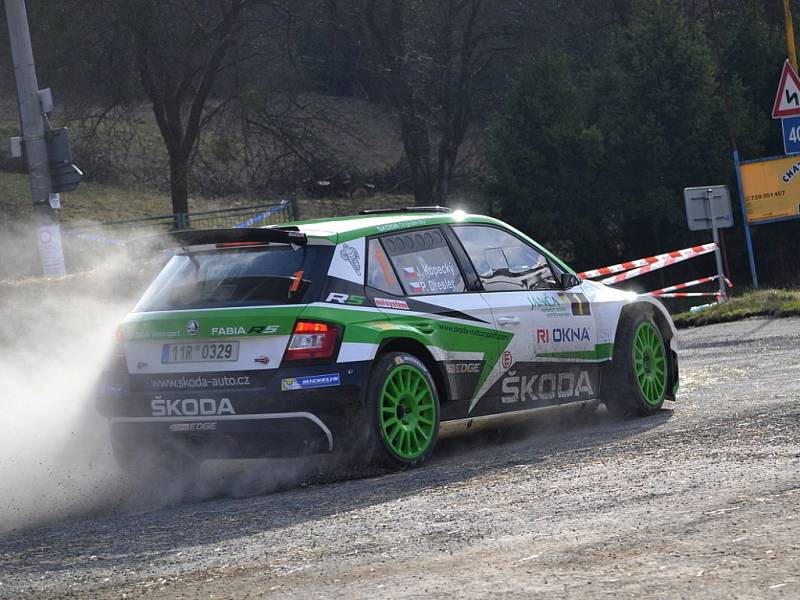 Úřadující domácí šampion Jan Kopecký ovládl stylem start - cíl úvodní podnik TrueCam MČR v Rally - 36.Janča Valašská Rally Valmez 2017. Druhého v cíli Václava Pecha porazil o více než minutu.