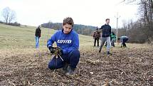 Žáci ze základní školy ve Francově Lhotě se zapojili do projektu Dny ekologie, krajinotvorby a ochrany přírody ve Francově Lhotě. Jeho součástí bylo například čištění potoka nebo návštěva zemědělských družstev.