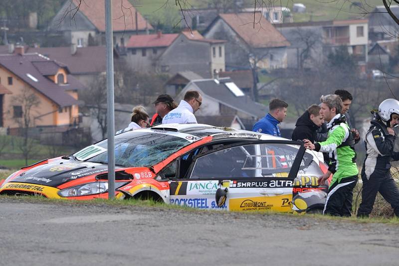 Účinkování Miroslava Jakeše na Valašské rally ukončila havárie