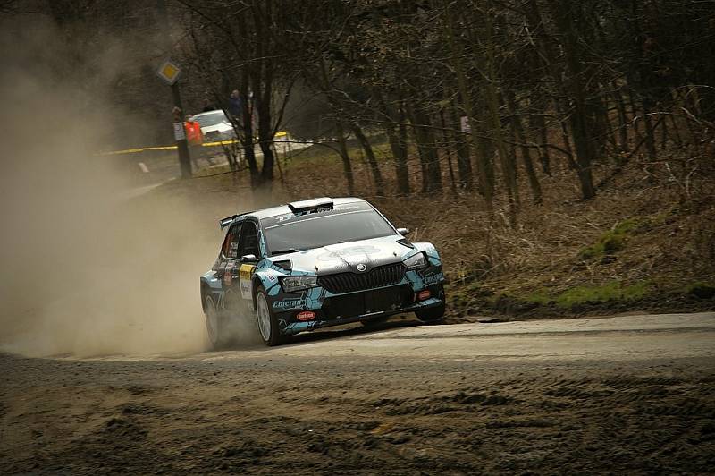 Automobilová soutěž 39. ročník Kowax Valšská rally pokračovala v neděli 2. etapou. Zde průjezdy z odpoledních průjezdů.
