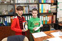Děti ze vsetínské základní školy v Luhu podpořily chov tučňáka v zoo i v roce 2019.
