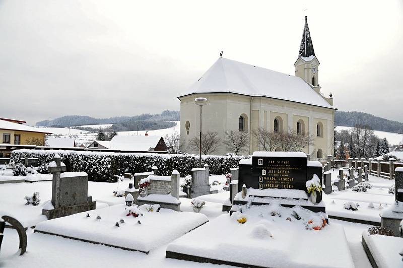 Obec Hošťálková.