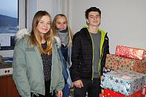 Mezi ty, kteří věnovali dětem nejvíce dárků, patřili žáci Základní školy Vsetín-Rokytnice.