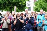 Na 250 lidí přišlo v úterý 28. května 2019 vyjádřit na vsetínské náměstí Svobody svůj nesouhlas s vládou Andreje Babiše.