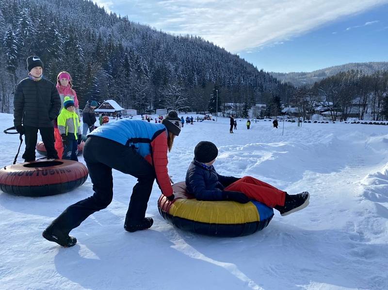 Snowtubing ve Ski areálu Razula ve Velkých Karlovicích; neděle 31. ledna 2021