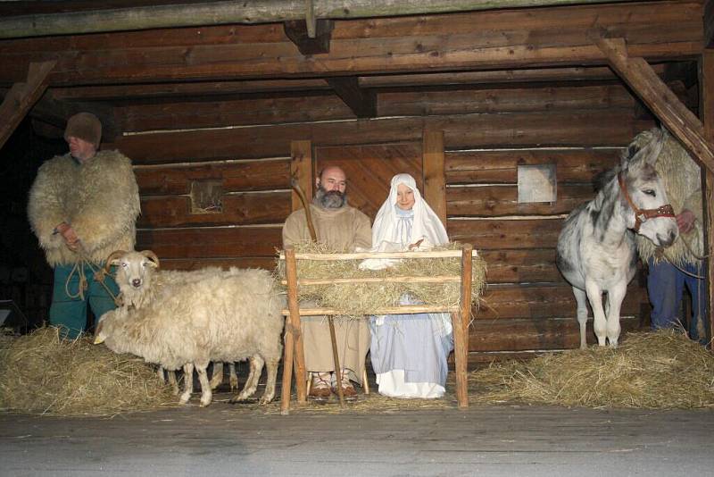 Živý betlém v rožnovském skanzenu