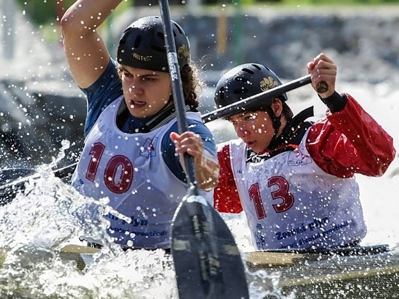 Mladí kanoisté z Valašského Meziříčí získali v sobotu a neděli 23. a 24. června 2012 na mistrovství České republiky dorostu v klasickém sjezdu řeky Loučná ve Vysokém Mýtě devět medailí, z toho pět zlatých.